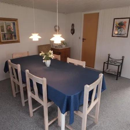 Holiday Midtvej A- 2965 Holiday home